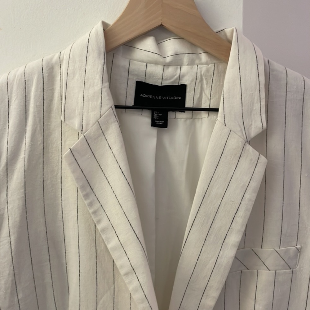 Adrienne Vittadini ~ NWOT Navy and White Striped Linen Blazer - Picture 2 of 8